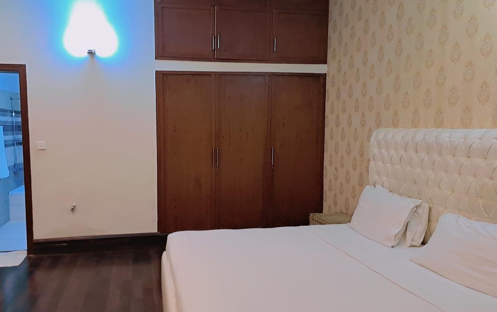 Royal Grace Guest House Islamabad Buitenkant foto