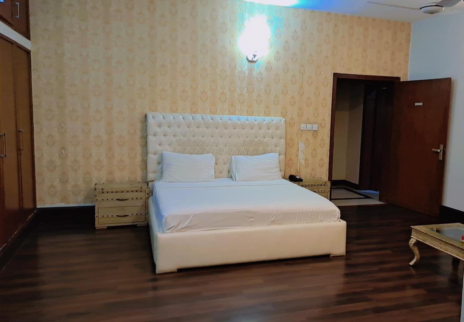 Royal Grace Guest House Islamabad Buitenkant foto