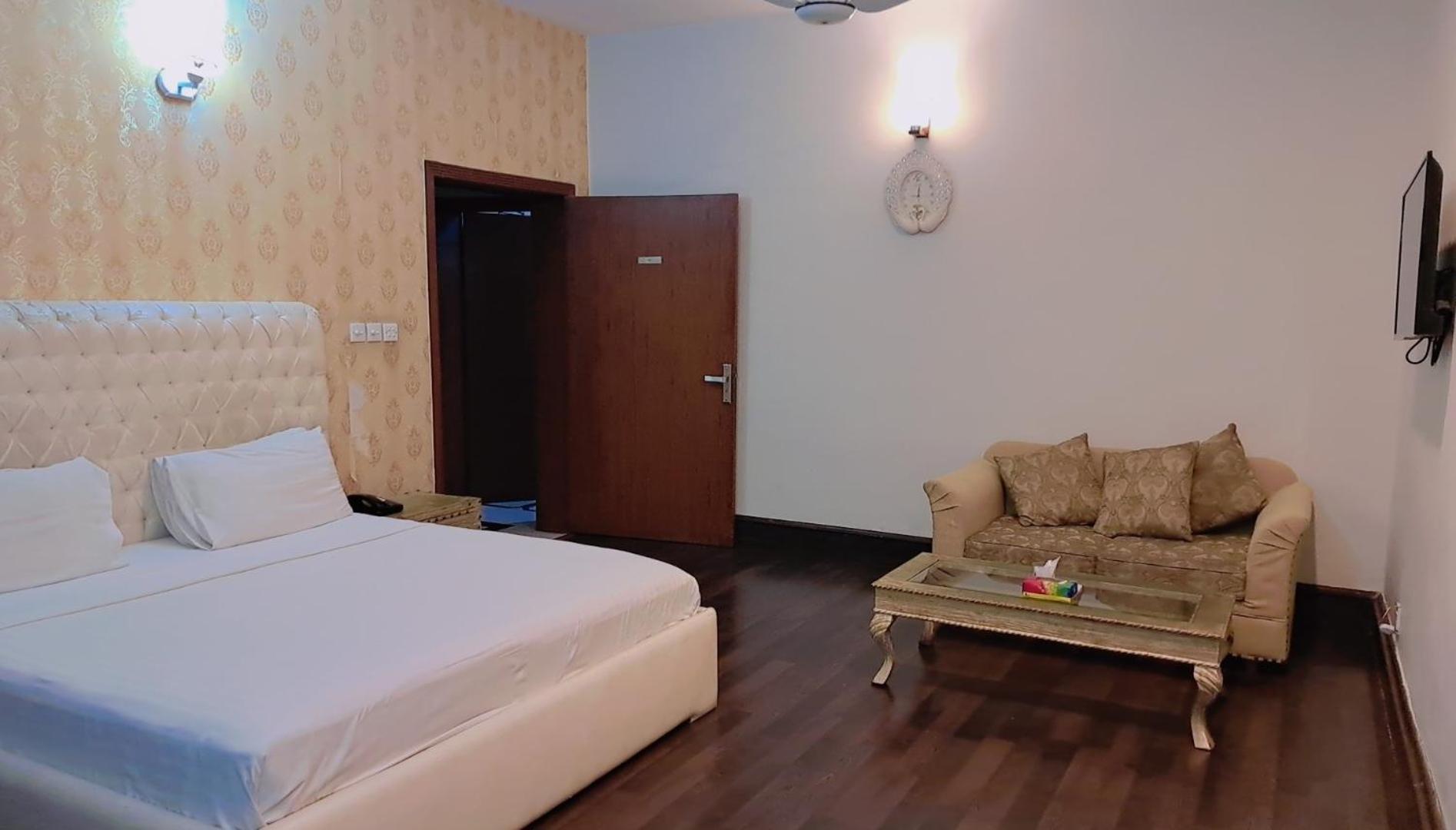 Royal Grace Guest House Islamabad Buitenkant foto